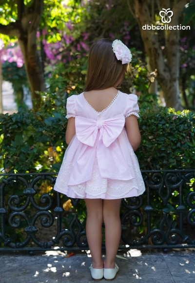 Розова рокля с бродерия